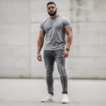 Quelle est la taille et la morphologie de Niska ? découvrez la taille et la morphologie de niska, ainsi que des détails sur son apparence et son style unique.